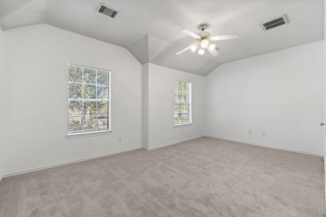 Building Photo - 122 S Walden Elms Cir