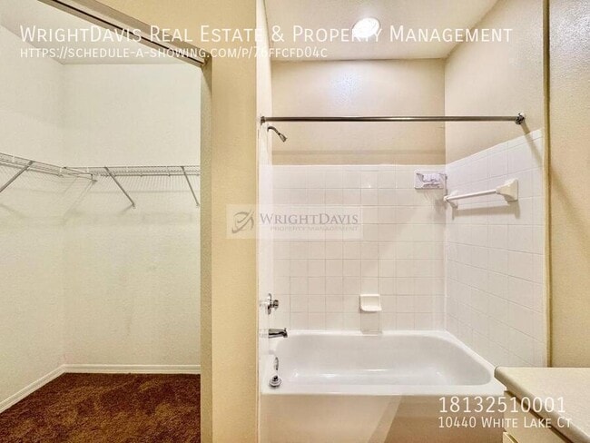 Building Photo - 10440 White Lake Ct