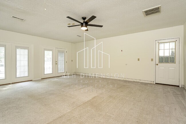 Building Photo - Charming 3-Bedroom Home with 2 Full Baths ...