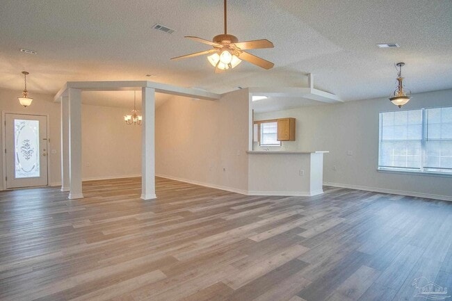 Building Photo - 2029 Shadow Lake Dr