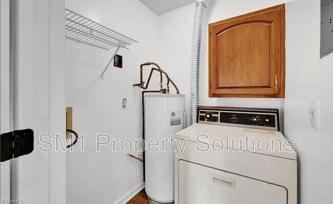 Building Photo - 2328 W Vandalia Rd