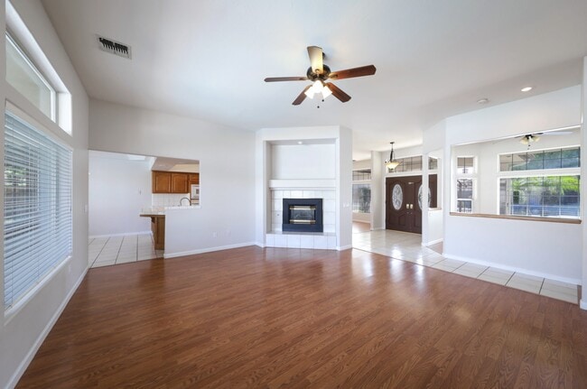 Building Photo - 4709 Laurel Springs Dr