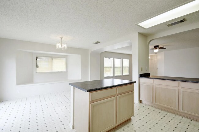 Building Photo - Beautiful 3-Bedroom Home in Northeast San Antonio
