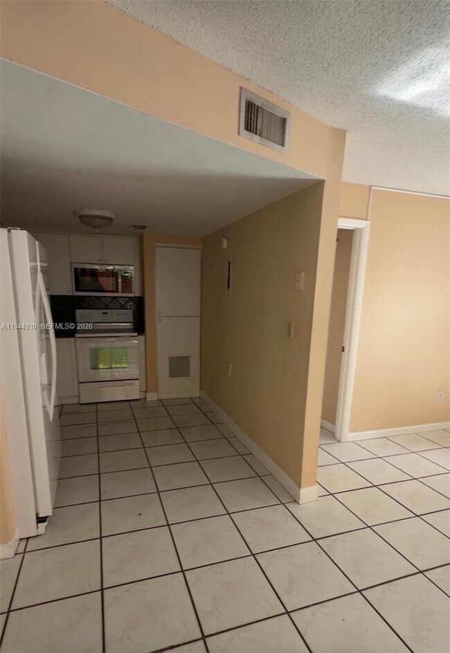 Building Photo - 5344 W 23rd Ave