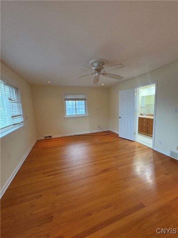 Building Photo - 215 Locksley Rd