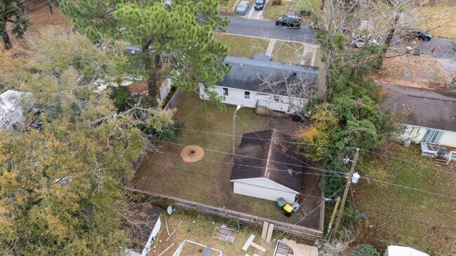 Building Photo - Charming 3BR Home + Bonus Room Near Downtown Savannah & Tybee Island