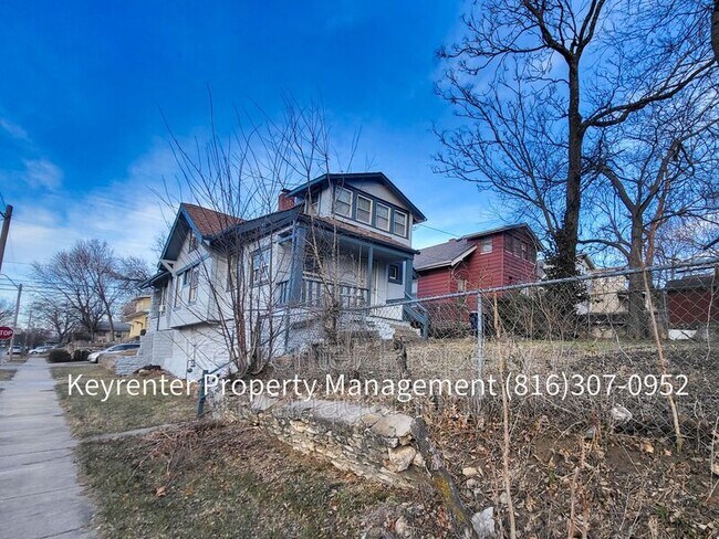 Building Photo - 1601 E 43rd St