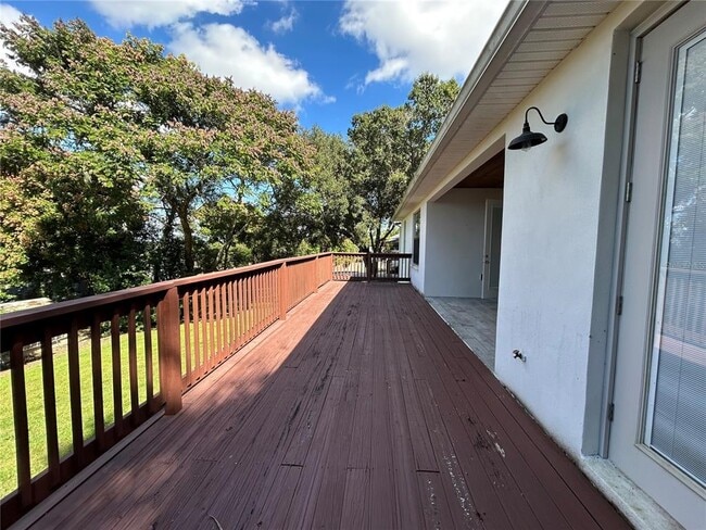 Building Photo - 1027 Campbell Ave