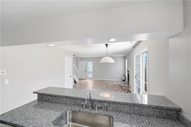Building Photo - 317 Ferdinand Cir