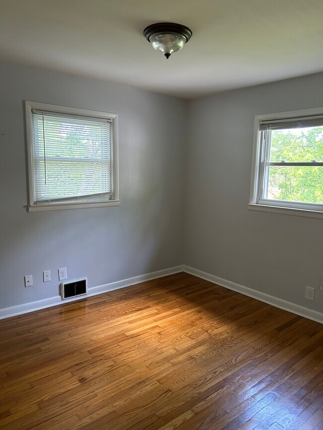 2nd bedroom - 111 Franklin Ave