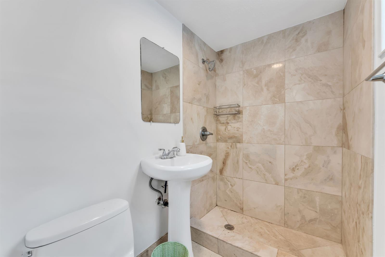 Building Photo - 150 SW 10th St