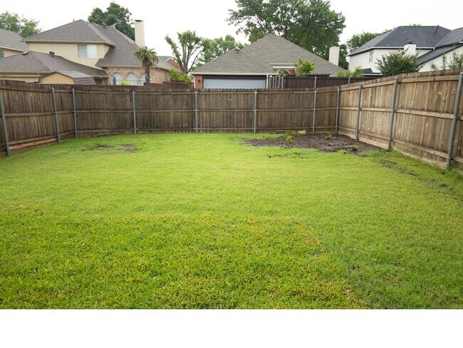 Building Photo - 4325 Palmdale Dr