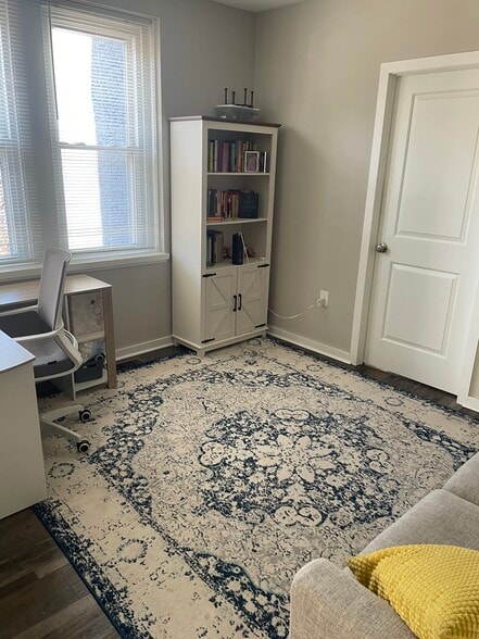 Building Photo - 4799 1/2 Silverwood St