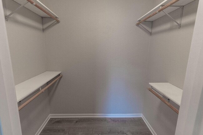 Building Photo - 1330 Godas Cir