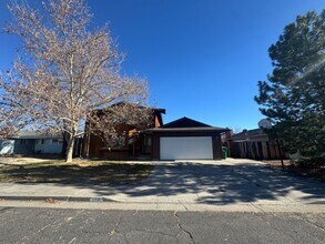 Building Photo - Spacious 5 Bedroom Home in NW Reno