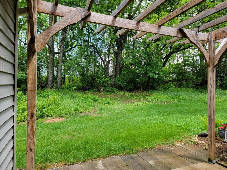 Building Photo - 358 Meetinghouse Ln