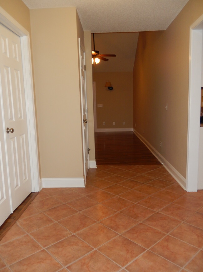 Large Foyer at Entry - 319 Southern Comfort Dr