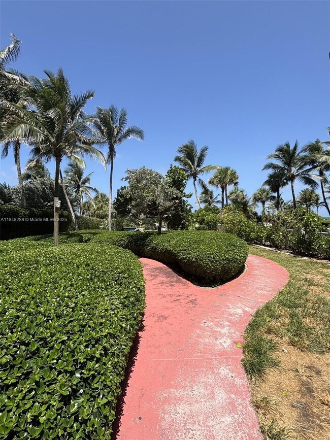 Building Photo - 8900 Collins Ave