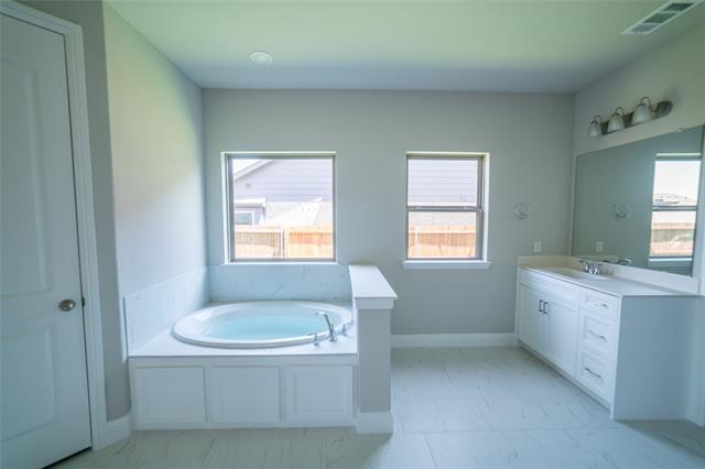 Building Photo - 14633 Donner Trail