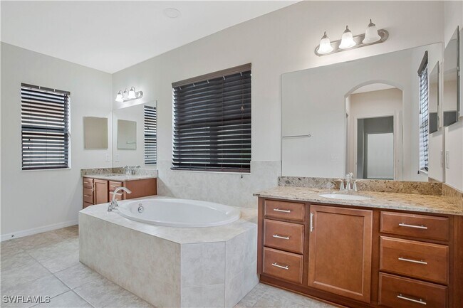 Building Photo - 1292 Kendari Terrace