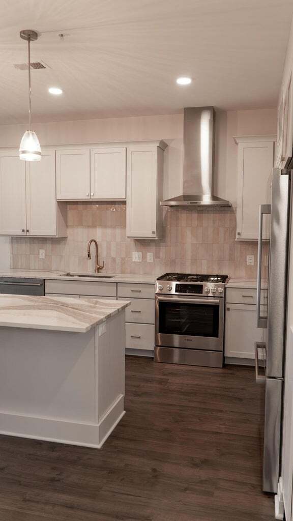 Building Photo - 6633 Dale Dr