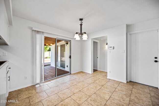 Building Photo - 2211 N Bullmoose Dr