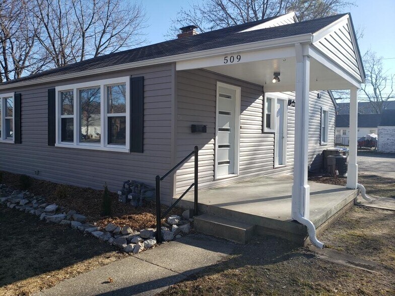 Building Photo - 509 E 27th Ave