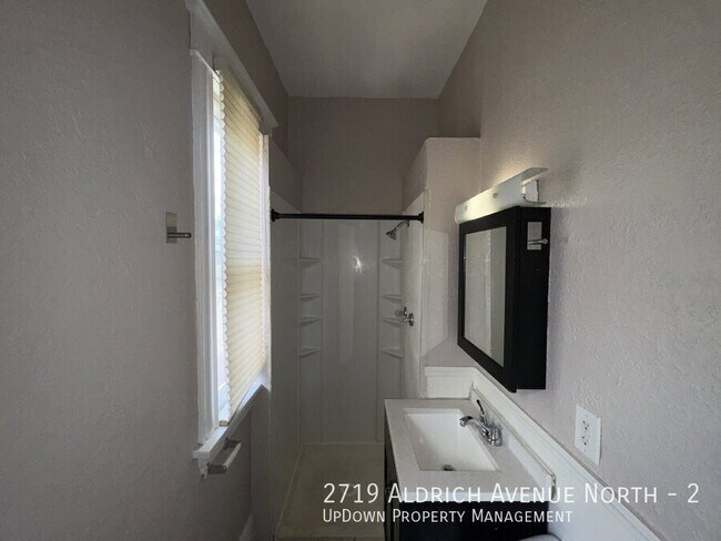 Building Photo - 2719 N Aldrich Ave