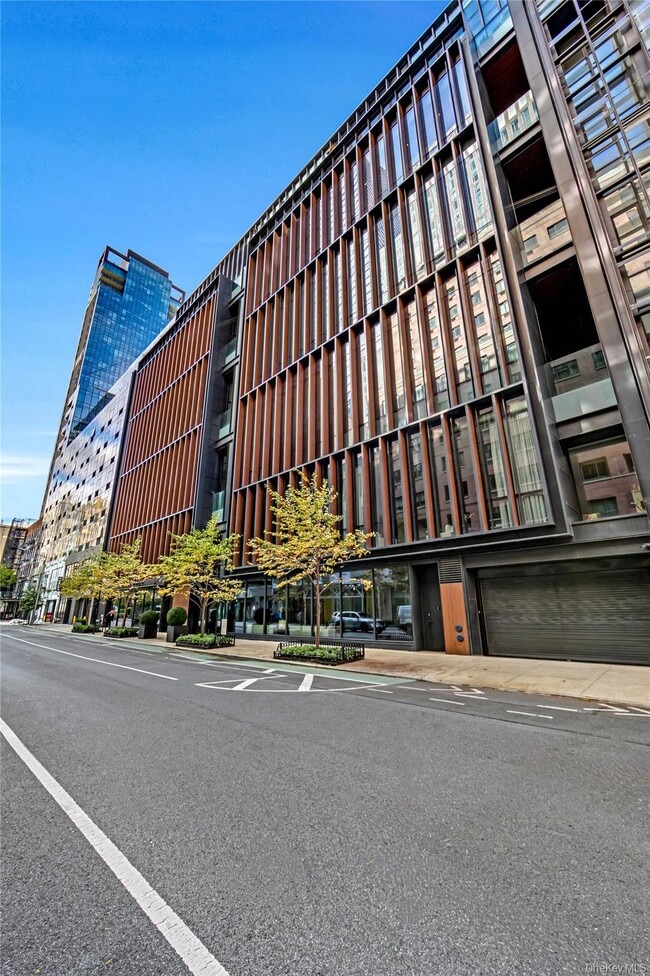 Building Photo - 522 W 29th St