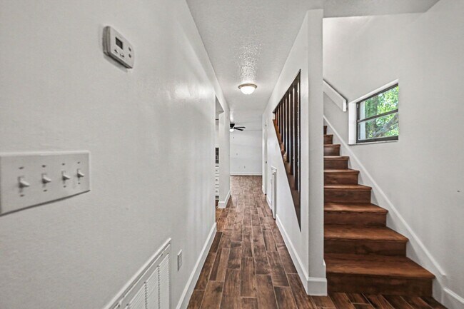 Building Photo - 2173 Stewart Rd