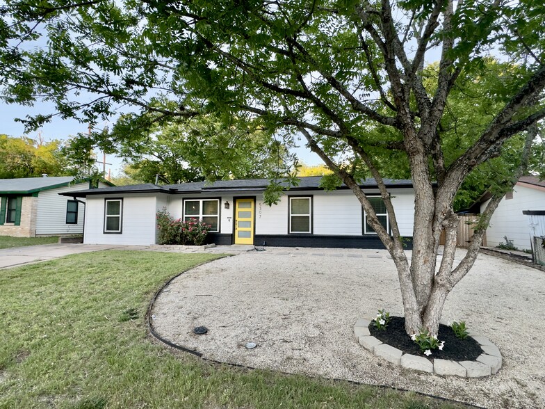 Primary Photo - 5307 Wellington Dr