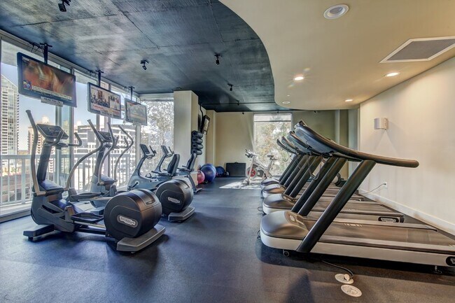 Building Photo - High-rise Luxury 1 Bedroom Buckhead Condo,...
