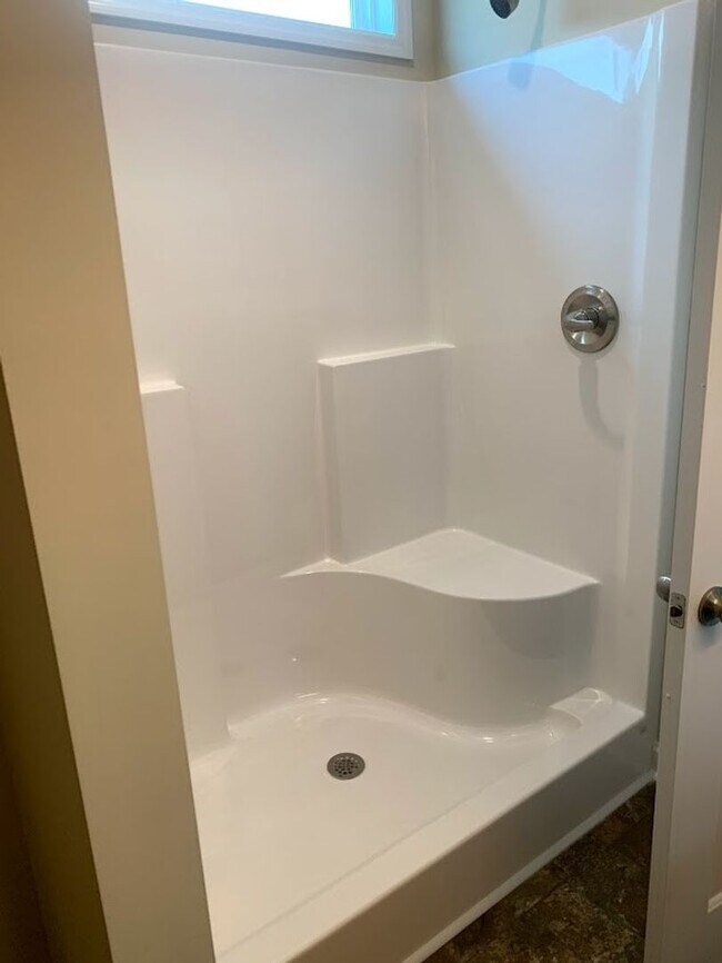 Building Photo - 3 Bedroom/2.5 Bath - Holly Ridge - The Lan...