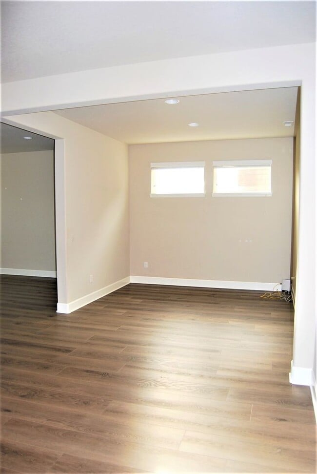 Building Photo - 4 Bedroom 2.5 Bath Home Sherwood OR
