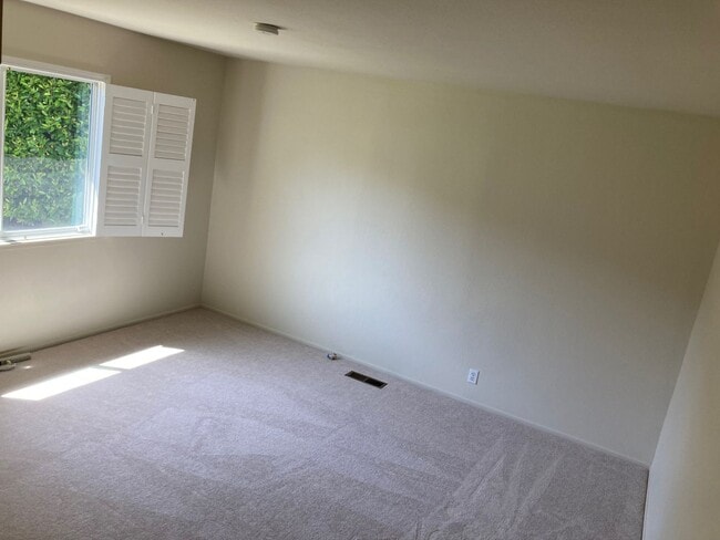 Building Photo - Rare Willow Glen Gem: Spacious 4BR Family Compound on a 9,000+ Sq. Ft. Lot
