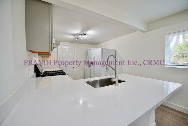 Building Photo - 226 D St