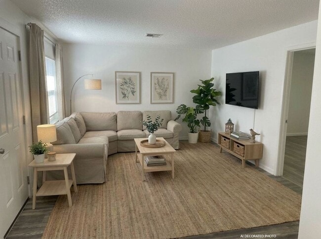 Building Photo - Vero Beach 2 Bedroom 1 Bath