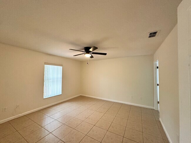 Building Photo - 9 Plateau Ln