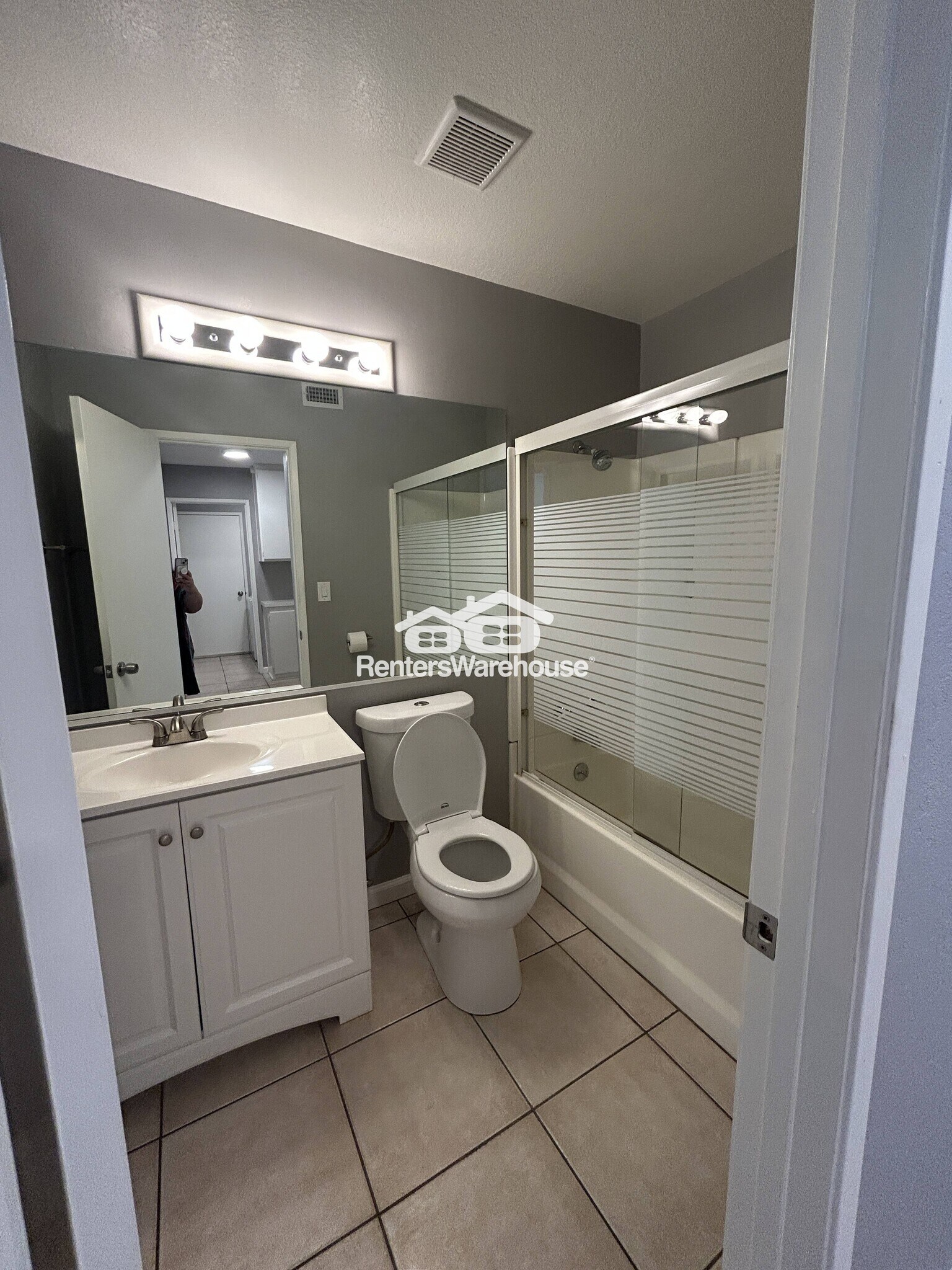 Building Photo - 3969 Green Leaf Dr