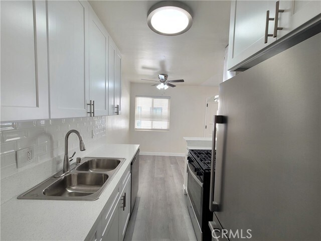 Building Photo - 4436 Ventura Canyon Ave