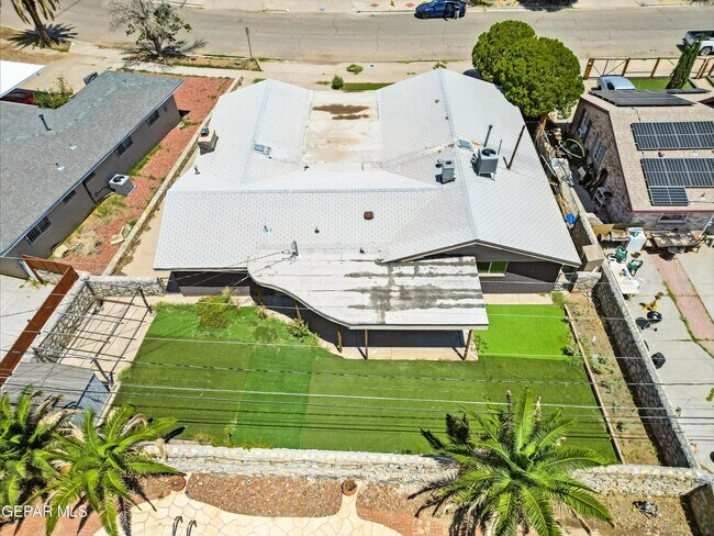 Building Photo - 9674 Stonehaven Dr