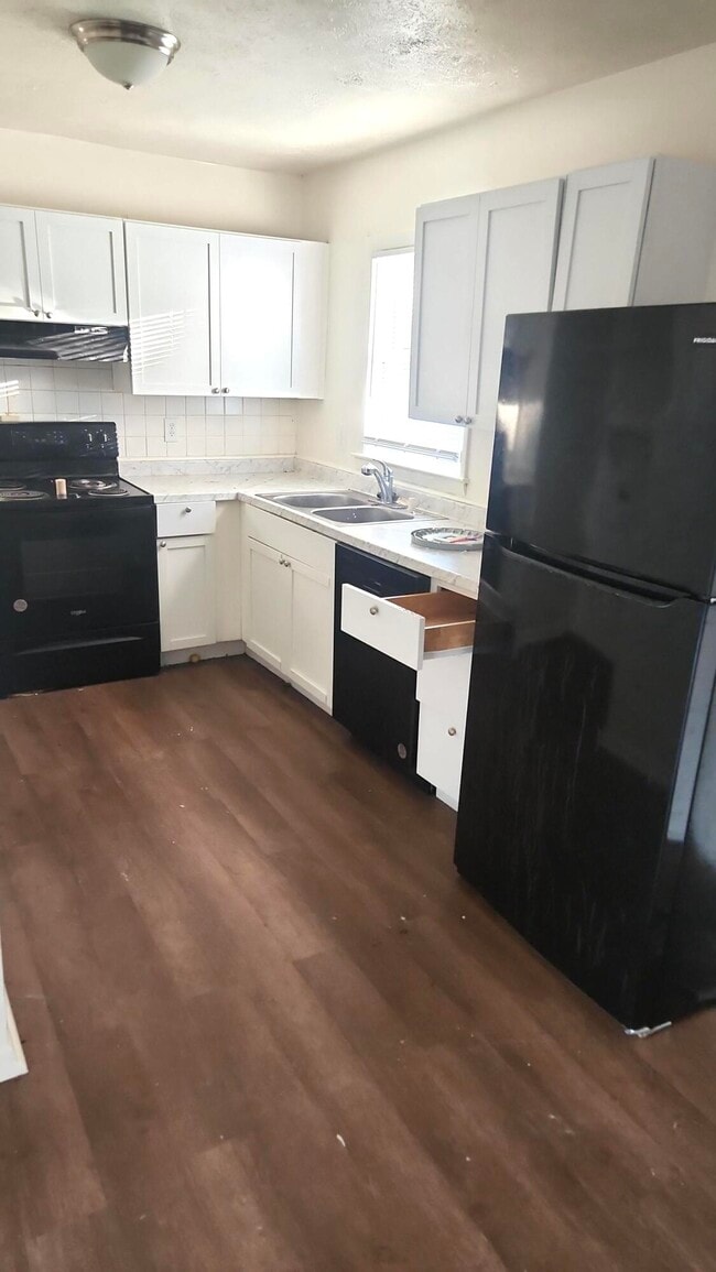 Building Photo - 2408 Butternut Hill Ct