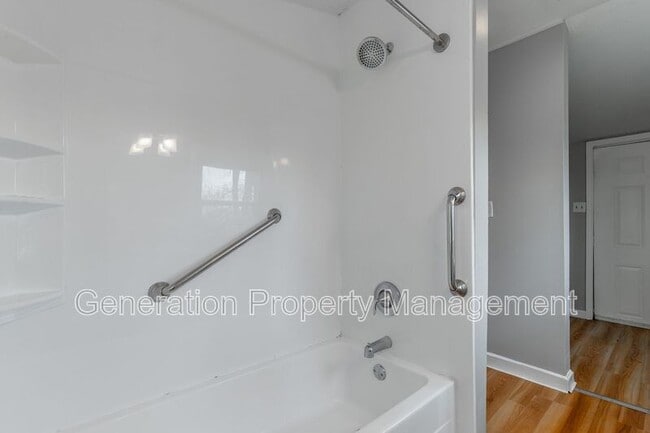 Building Photo - 804 Mcgowan Rd