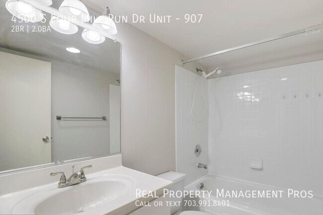 Building Photo - 4500 S Four Mile Run Dr