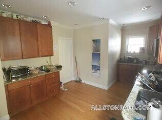 Building Photo - 4 Barstow St