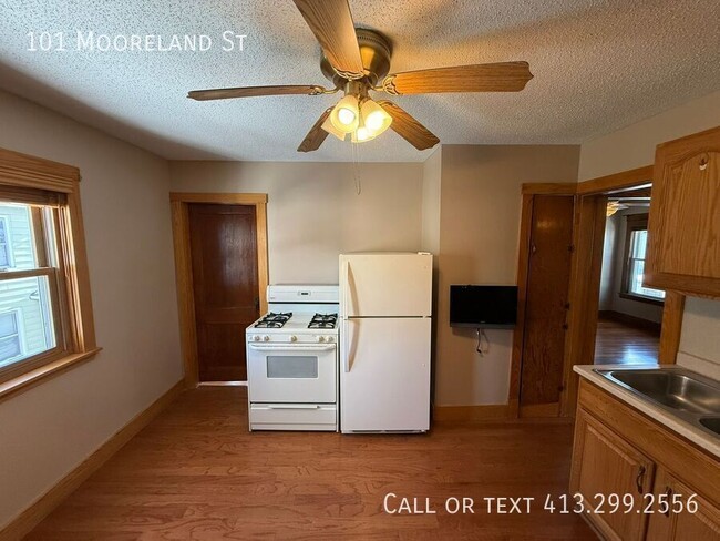 Building Photo - 101 Mooreland St