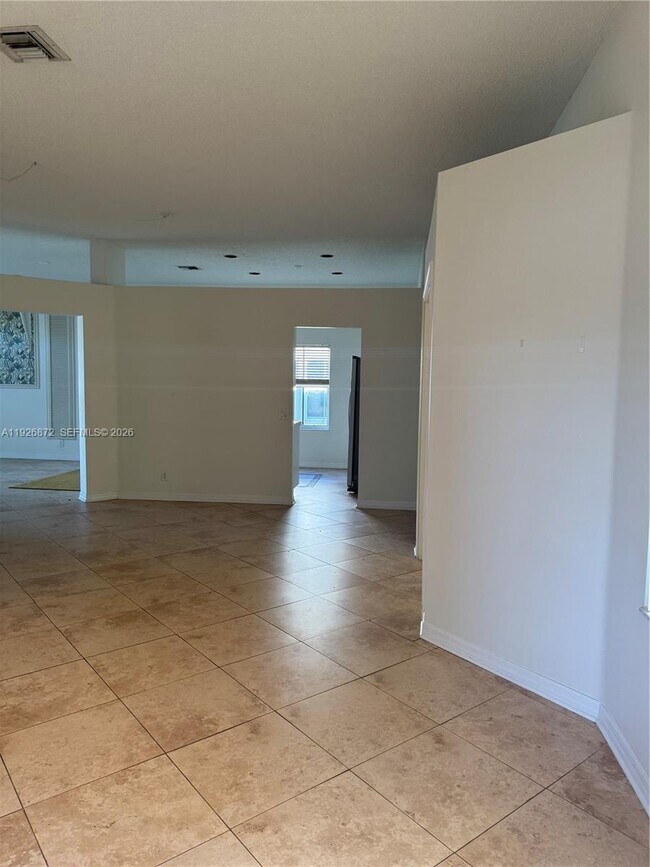 Building Photo - 815 Vista Meadows Dr