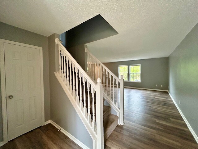 Building Photo - STUNNING 3 bedroom, 2.5 Bath Home in Greenwood- Johnson County