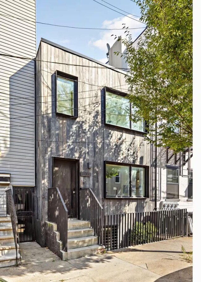 Building Photo - 338 Humboldt St