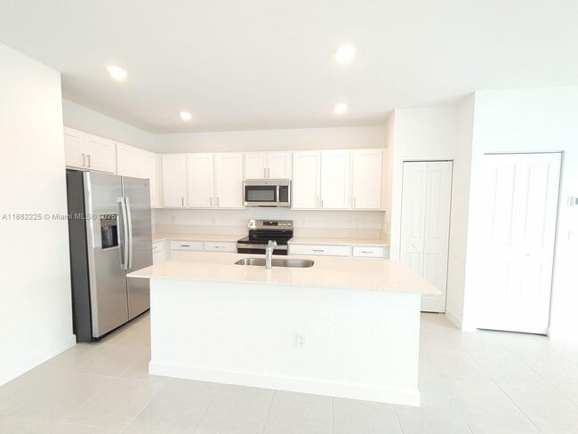 Building Photo - 519 Rivergrass St